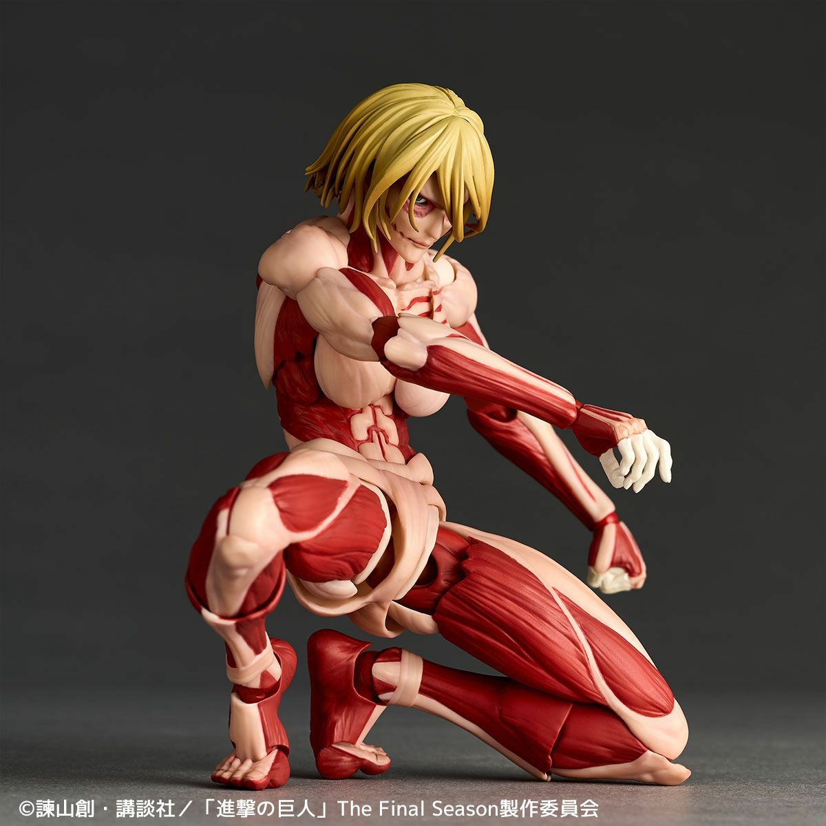 THE FEMALE TITAN Annie Leonhart Attack on Titan REVOLTECH Figure AMAZING YAMAGUCHI SERIES KAIYODO