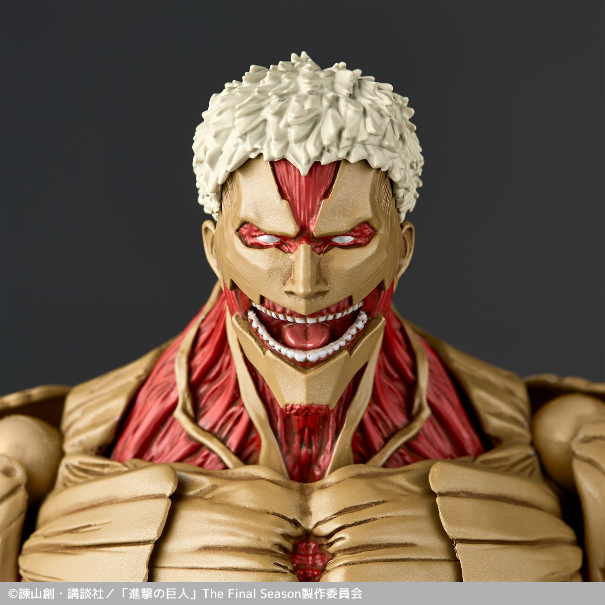 Armored Titan Reiner Braun Attack on Titan REVOLTECH Figure AMAZING YAMAGUCHI SERIES KAIYODO