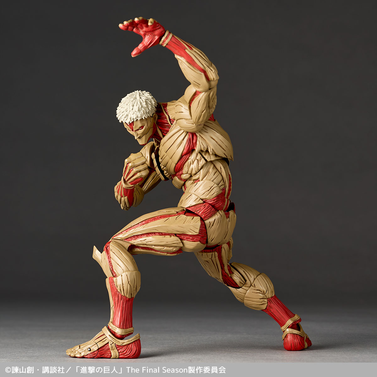 Armored Titan Reiner Braun Attack on Titan REVOLTECH Figure AMAZING YAMAGUCHI SERIES KAIYODO