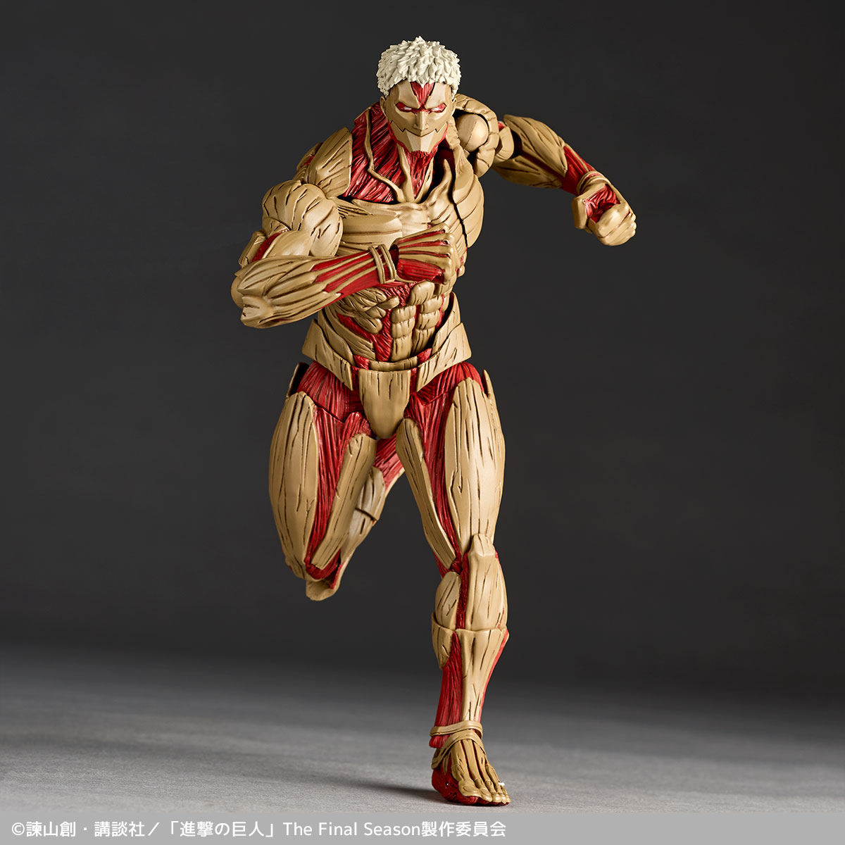 Armored Titan Reiner Braun Attack on Titan REVOLTECH Figure AMAZING YAMAGUCHI SERIES KAIYODO