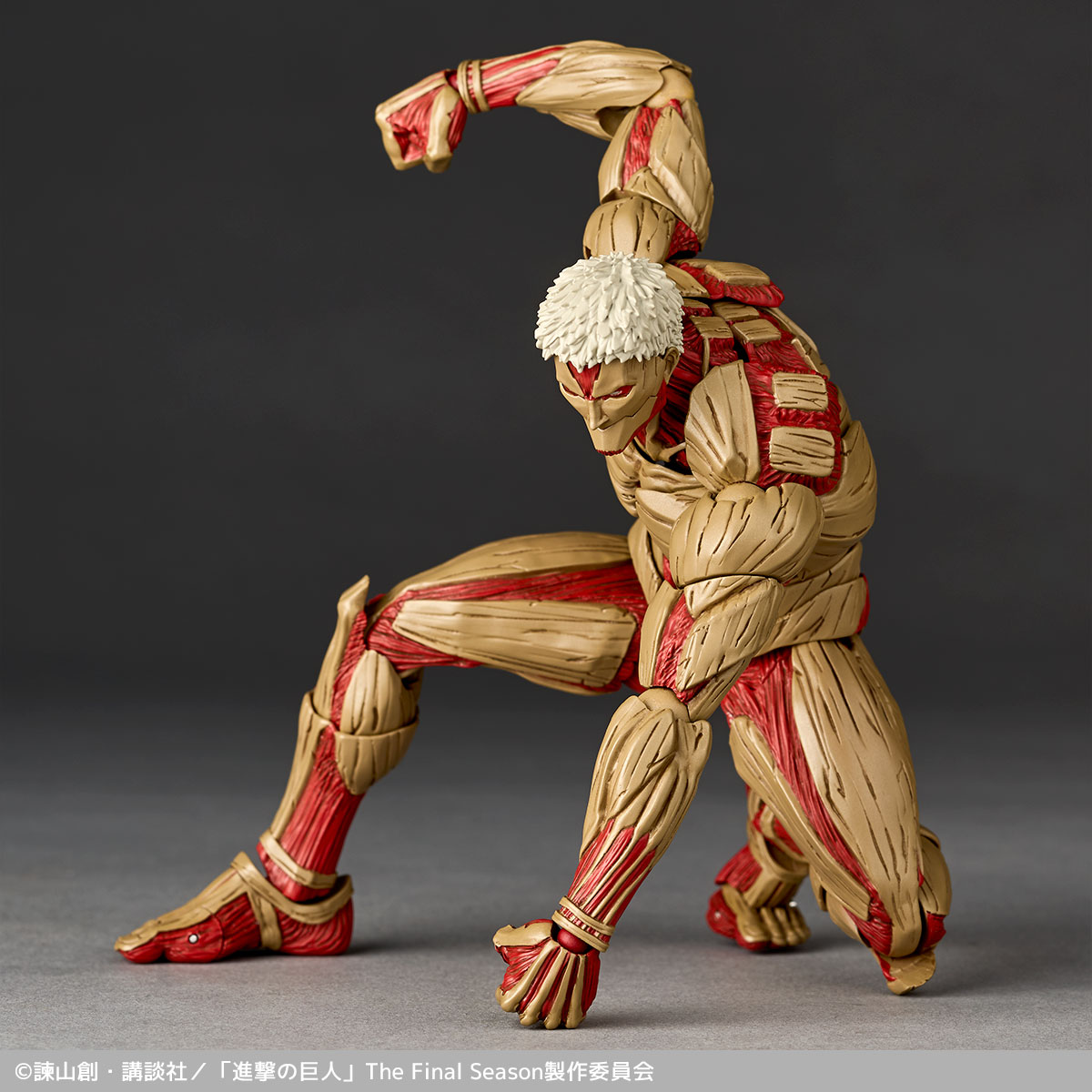 Armored Titan Reiner Braun Attack on Titan REVOLTECH Figure AMAZING YAMAGUCHI SERIES KAIYODO