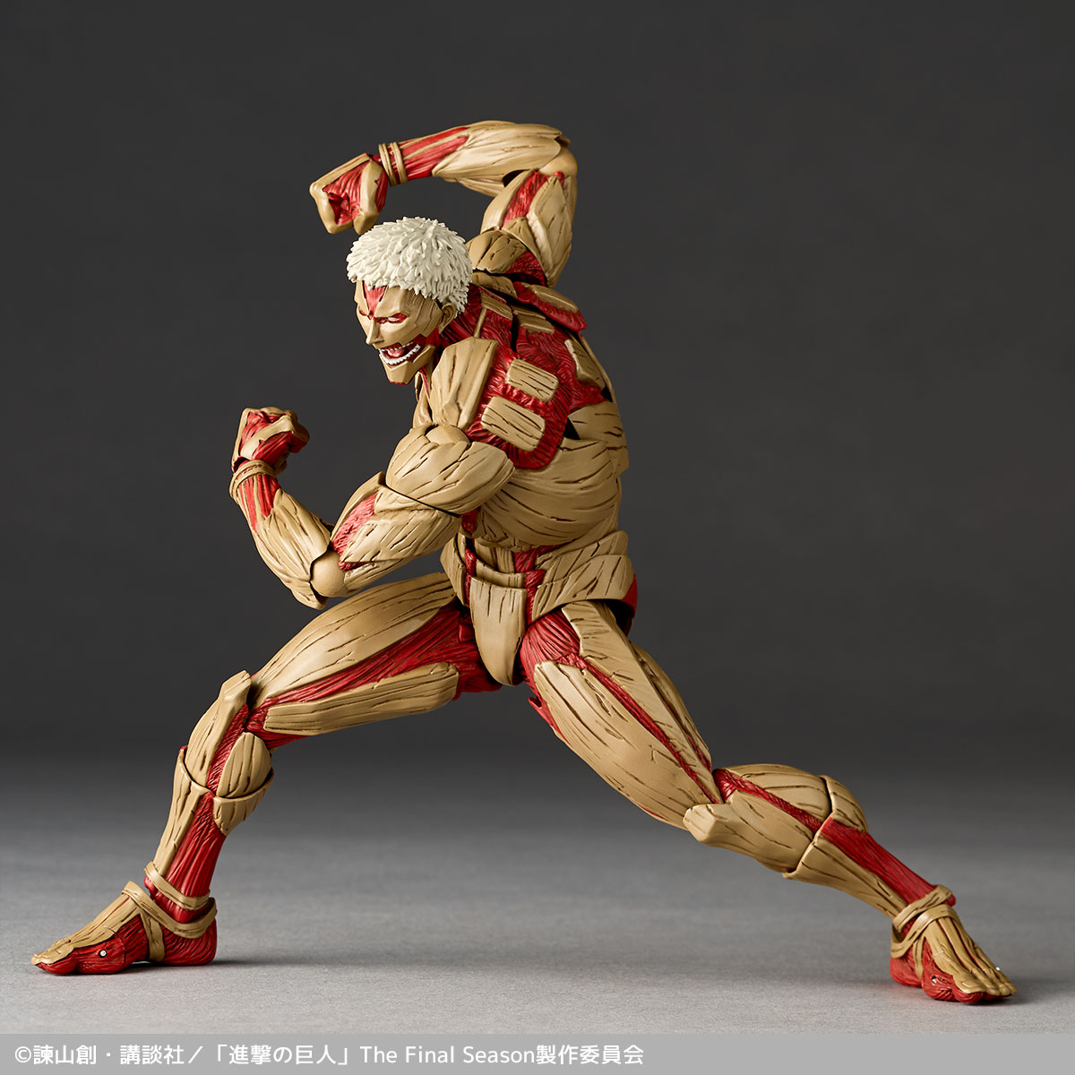 Armored Titan Reiner Braun Attack on Titan REVOLTECH Figure AMAZING YAMAGUCHI SERIES KAIYODO